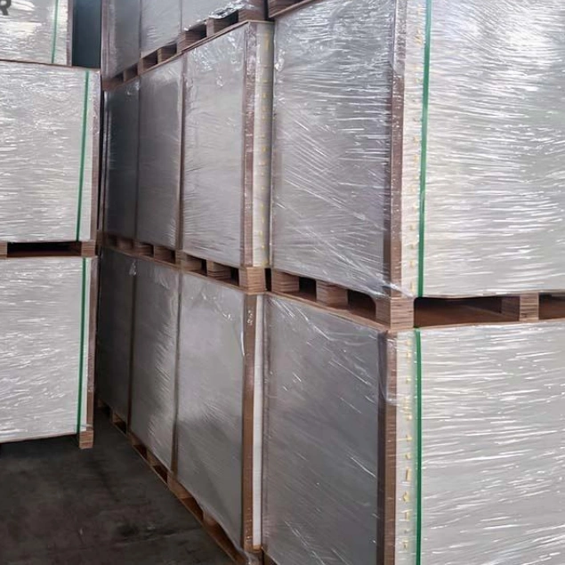 250gsm 300gsm 漂白白卡纸 C1S 象牙色纸板 700 X 1000mm