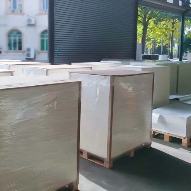 Best-Price 150gsm-350gsm C2S PE Coated Virgin Gloss Specialty Paper for Candle & Frame Packaging, Offset Compatible