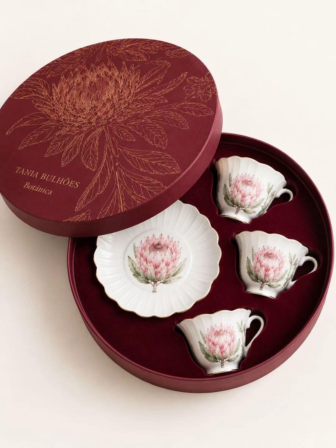 Wine Red Special Paper Gold Line The Circular Hard Box Afternoon Tea Ceramic Cup Clothes The packaging box is done.