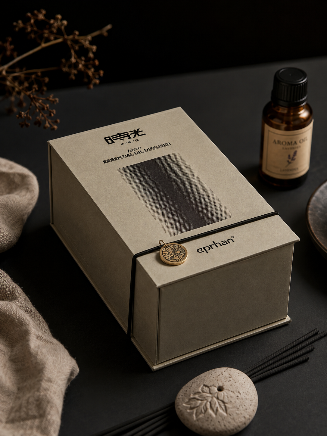 The silver paper is covered by the smell. The gift box. Bringing fire without fire oil. Packaging box is customized.