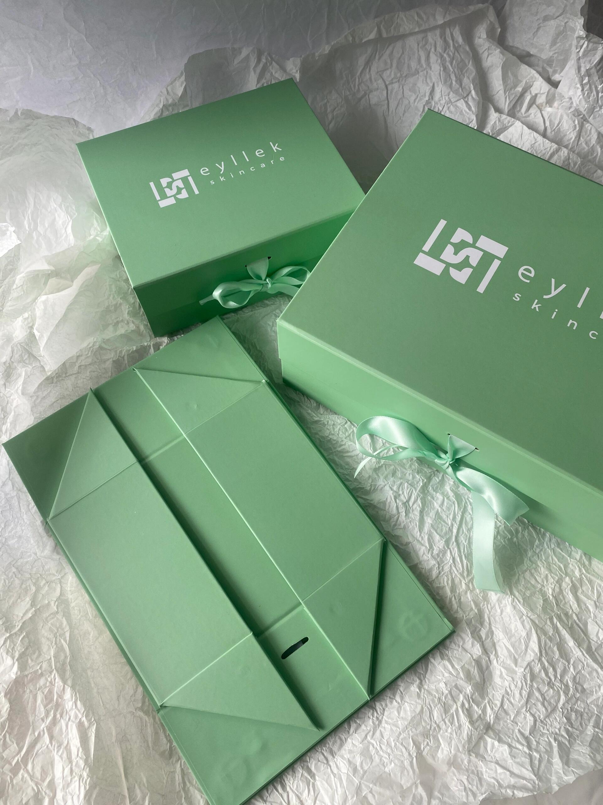 薄荷绿折叠翻盖丝带美容院清爽护肤成套礼品盒